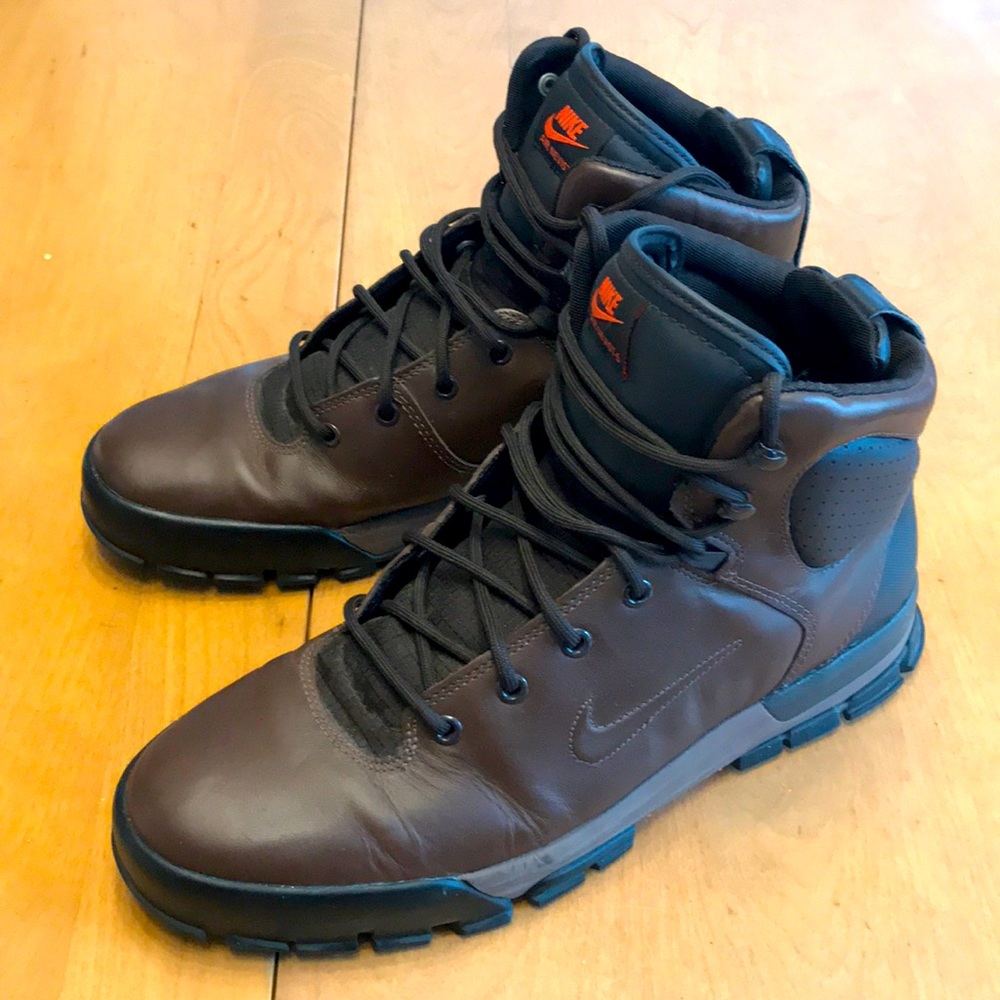 Nike Air Nevist-6 Hiking Boots